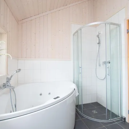 Serene Wellness Fuer 8 Personen Großenbrode